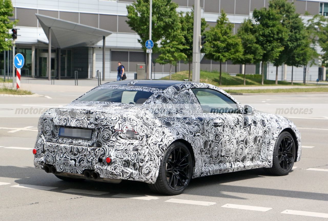 Foto espía BMW M2 Coupé 2023 - exterior