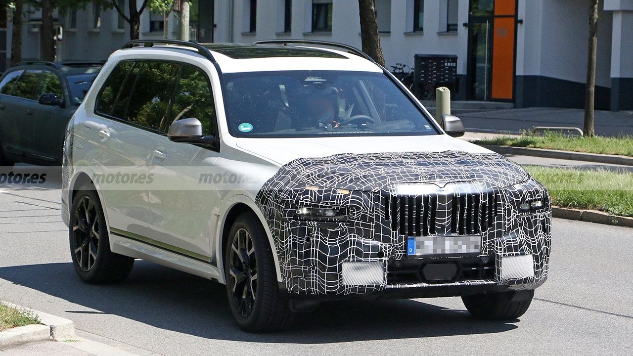 Los faros delanteros del BMW X7 sufrirán un cambio radical