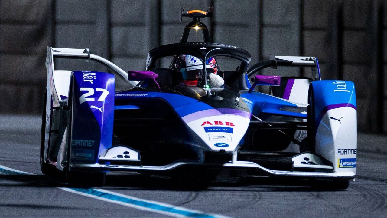 Jake Dennis conquista el triunfo en la primera carrera del ePrix de Londres