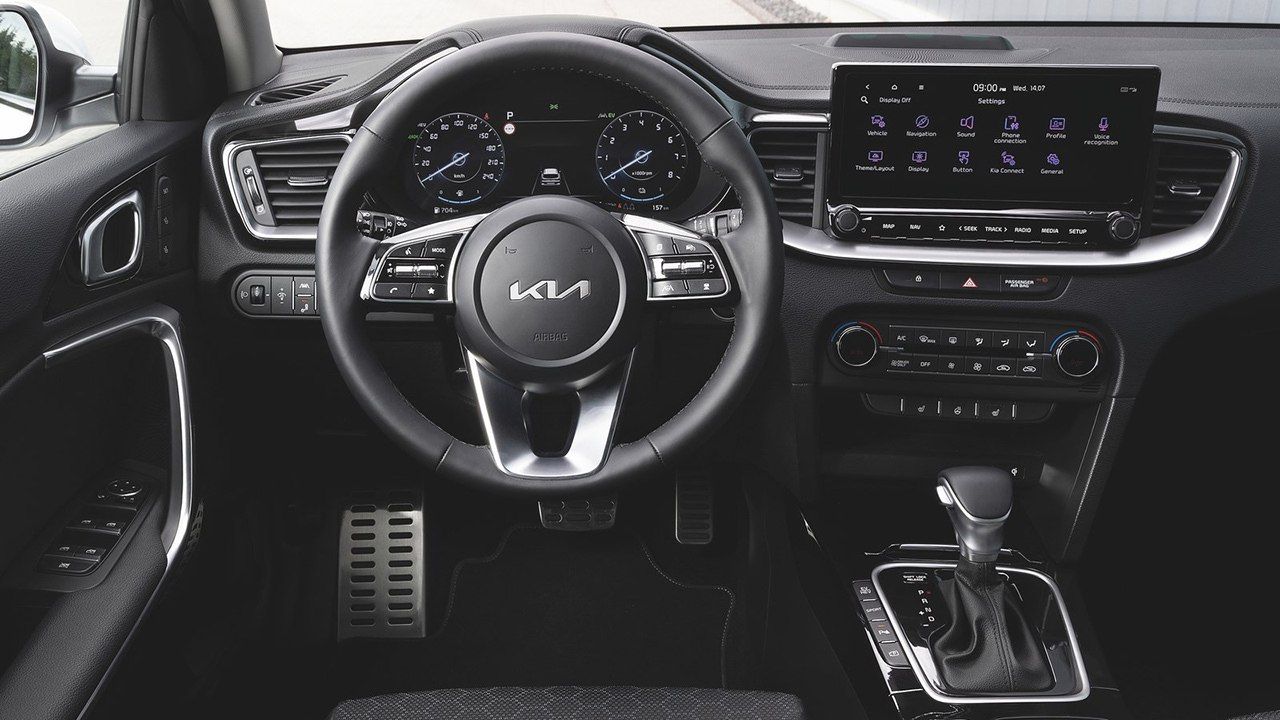 KIA Ceed Tourer PHEV 2022 - interior