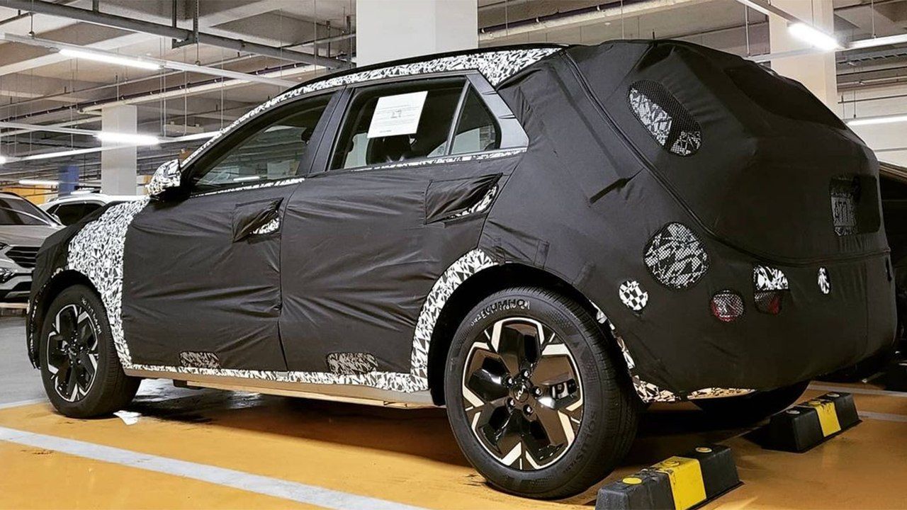 KIA e-Niro 2022 - foto espía posterior