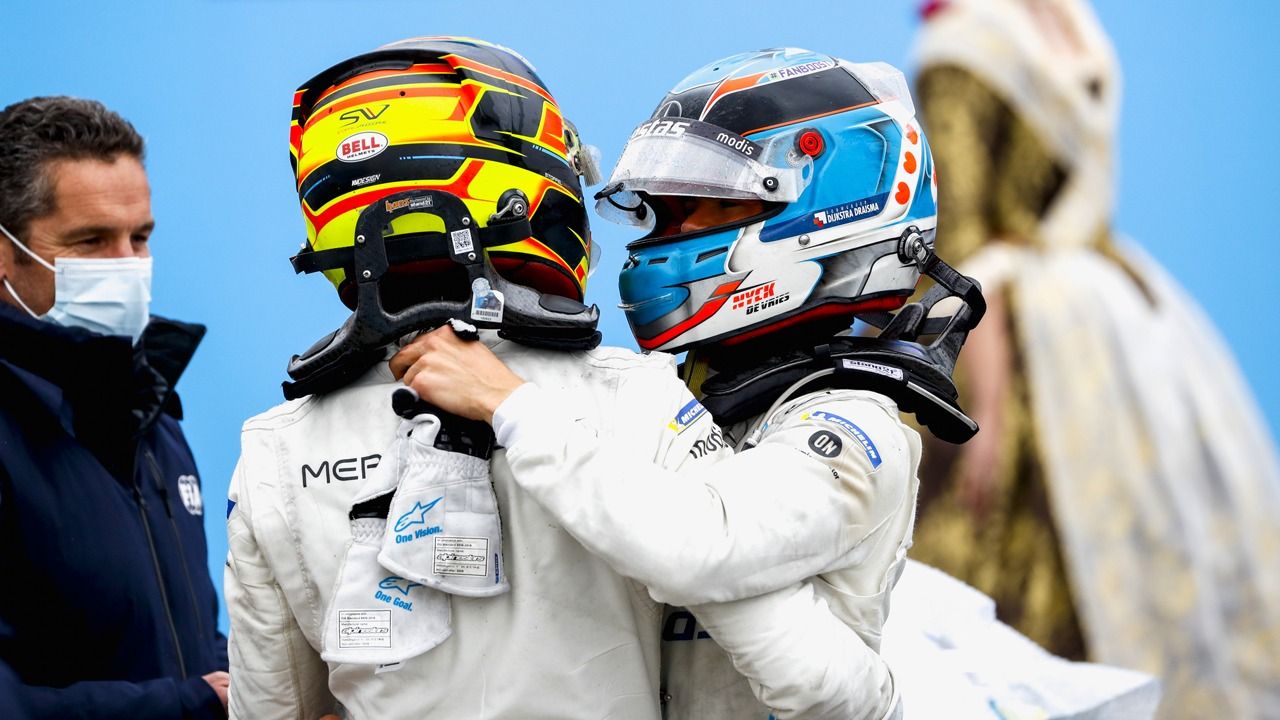 Mercedes dará libertad a Vandoorne y De Vries si hay ofertas de la Fórmula 1