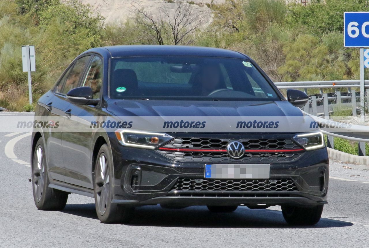 Cazado el Volkswagen Jetta GLI Facelift 2022 en fotos espía