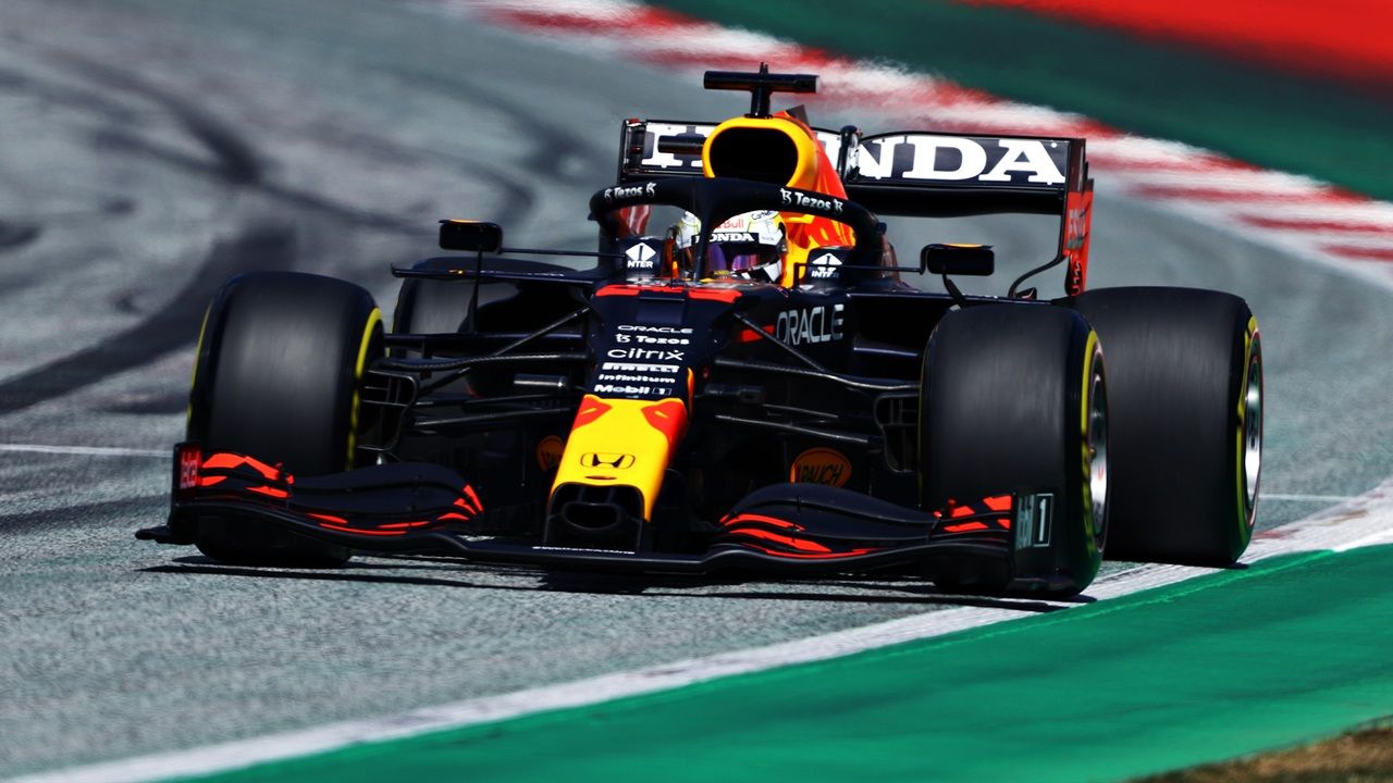 Verstappen logra la pole por milésimas sobre Norris, con Alonso hecho una furia contra Vettel