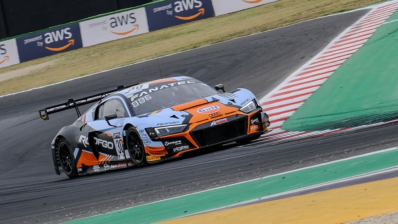 Weerts y Vanthoor repiten triunfo en Misano al volante del Audi #32