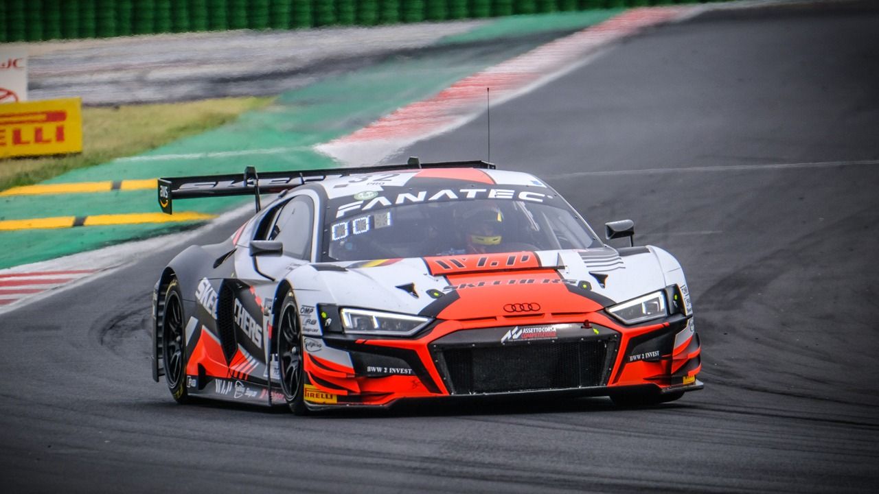 Weerts y Vanthoor repiten triunfo en Misano al volante del Audi #32