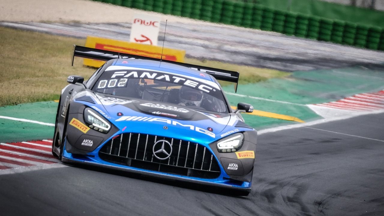 Weerts y Vanthoor repiten triunfo en Misano al volante del Audi #32