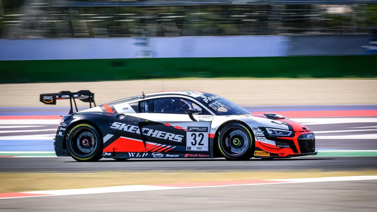 Weerts y Vanthoor vuelven a la senda del triunfo con el Audi #32 en Misano