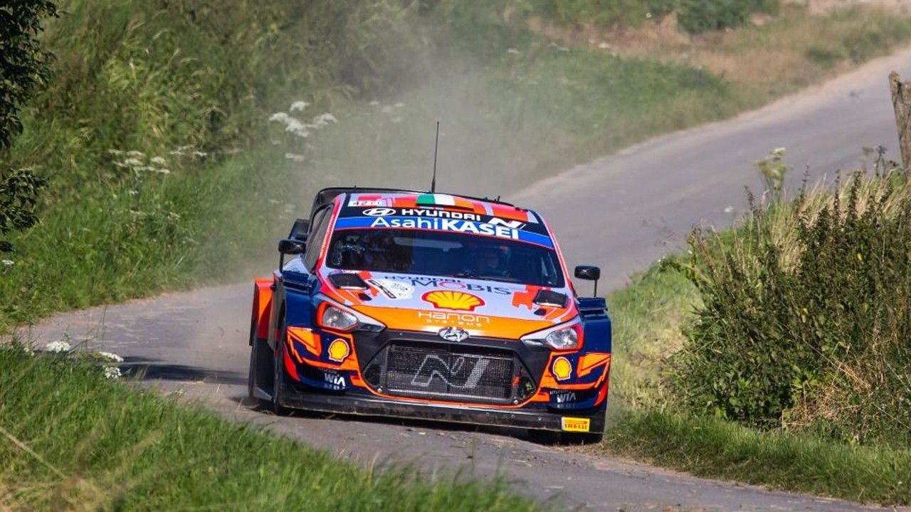 Calma tensa en el Ypres Rally con Thierry Neuville aferrado al liderato