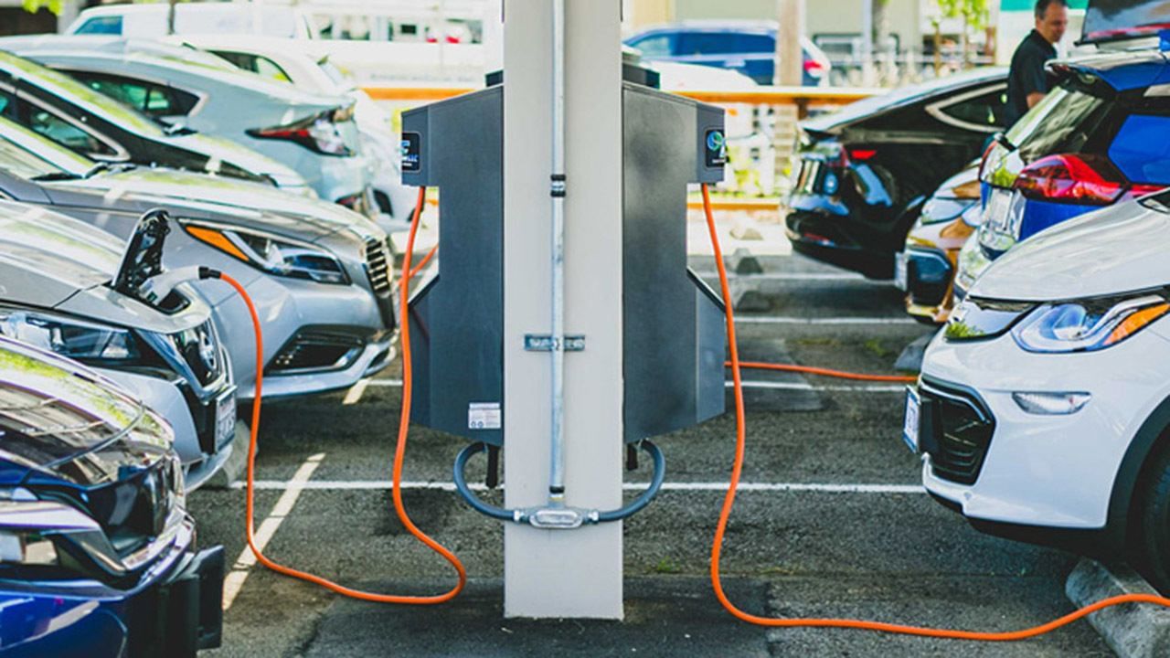 Estados Unidos quiere que en 2030 el 50% de los coches vendidos sean eléctricos