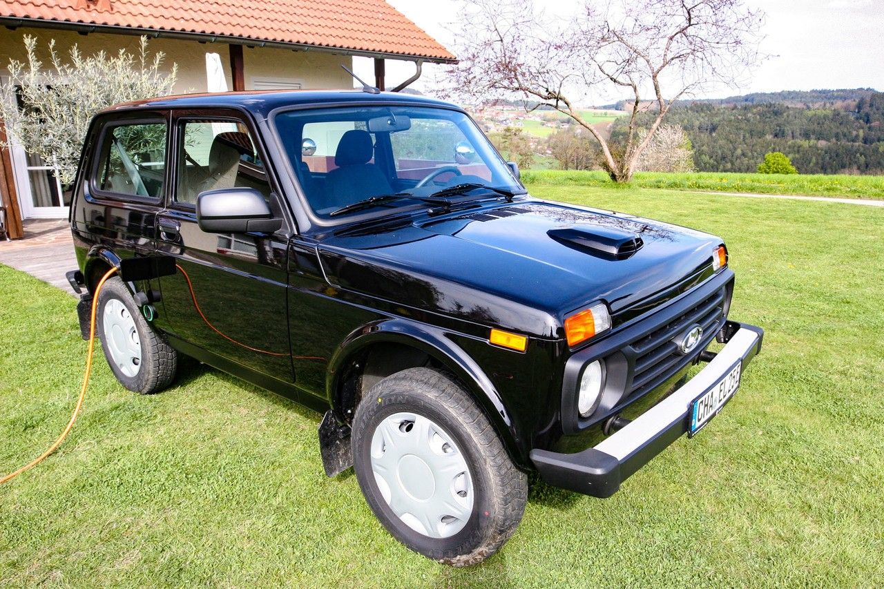 El incombustible Lada Niva ahora también 100% eléctrico y por muy poco dinero