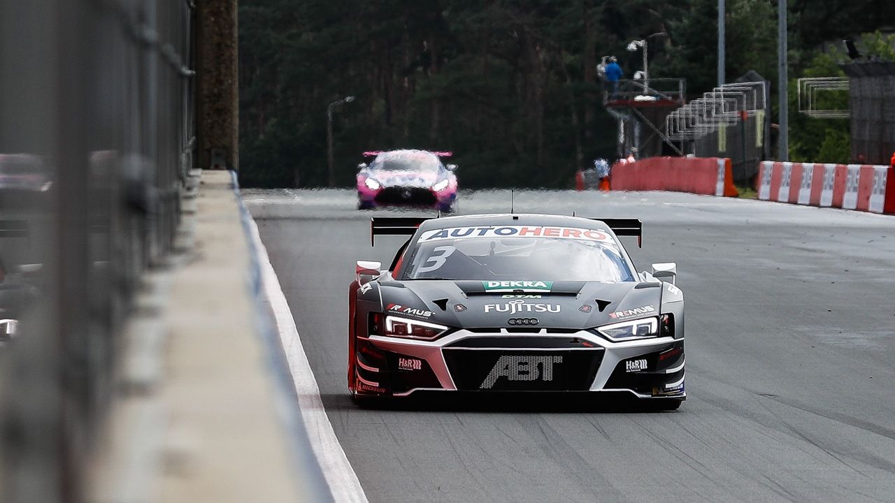 El líder Kelvin Van der Linde inicia con una pole su actuación en Zolder