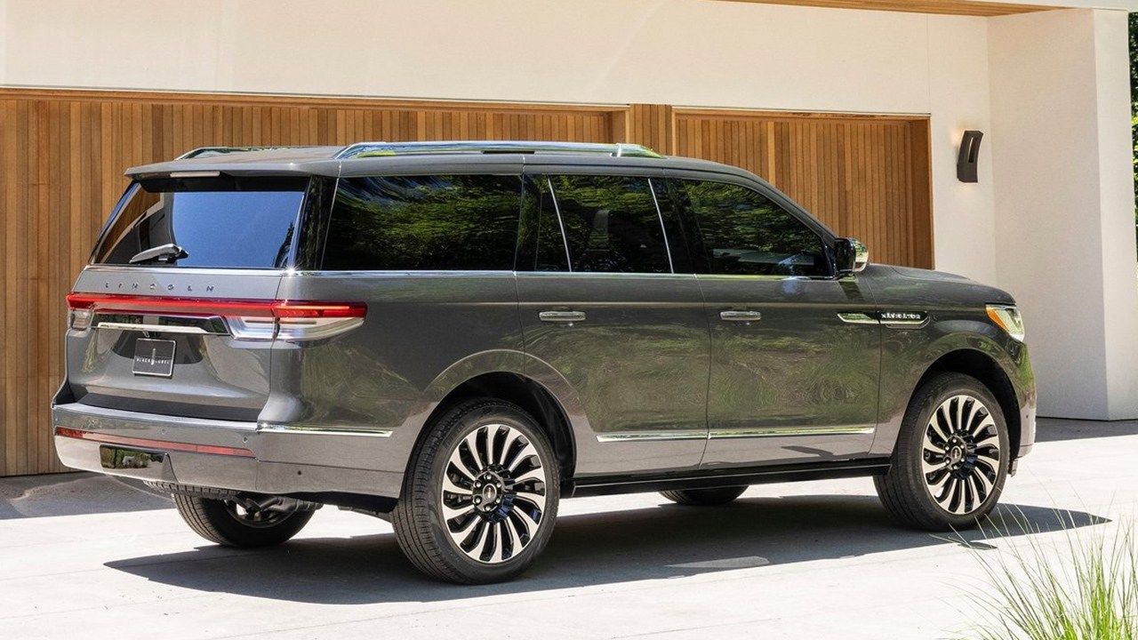 Lincoln Navigator 2022 - posterior