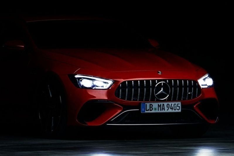 El nuevo Mercedes-AMG GT 73 e se adelanta en un teaser, la berlina híbrida más cerca