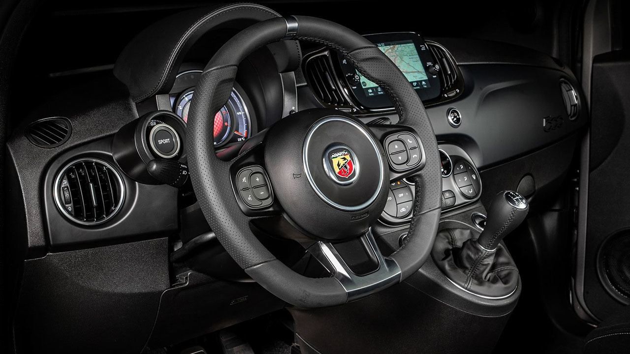 Abarth F595 - interior