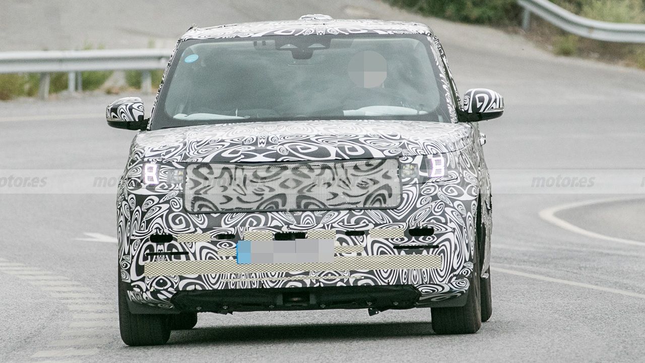 Range Rover SVR 2022 - foto espía frontal