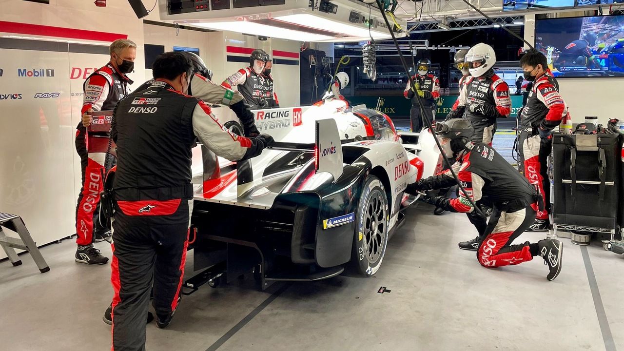 Sébastien Buemi coloca al Toyota #8 al frente de los Libres 2 en Le Mans