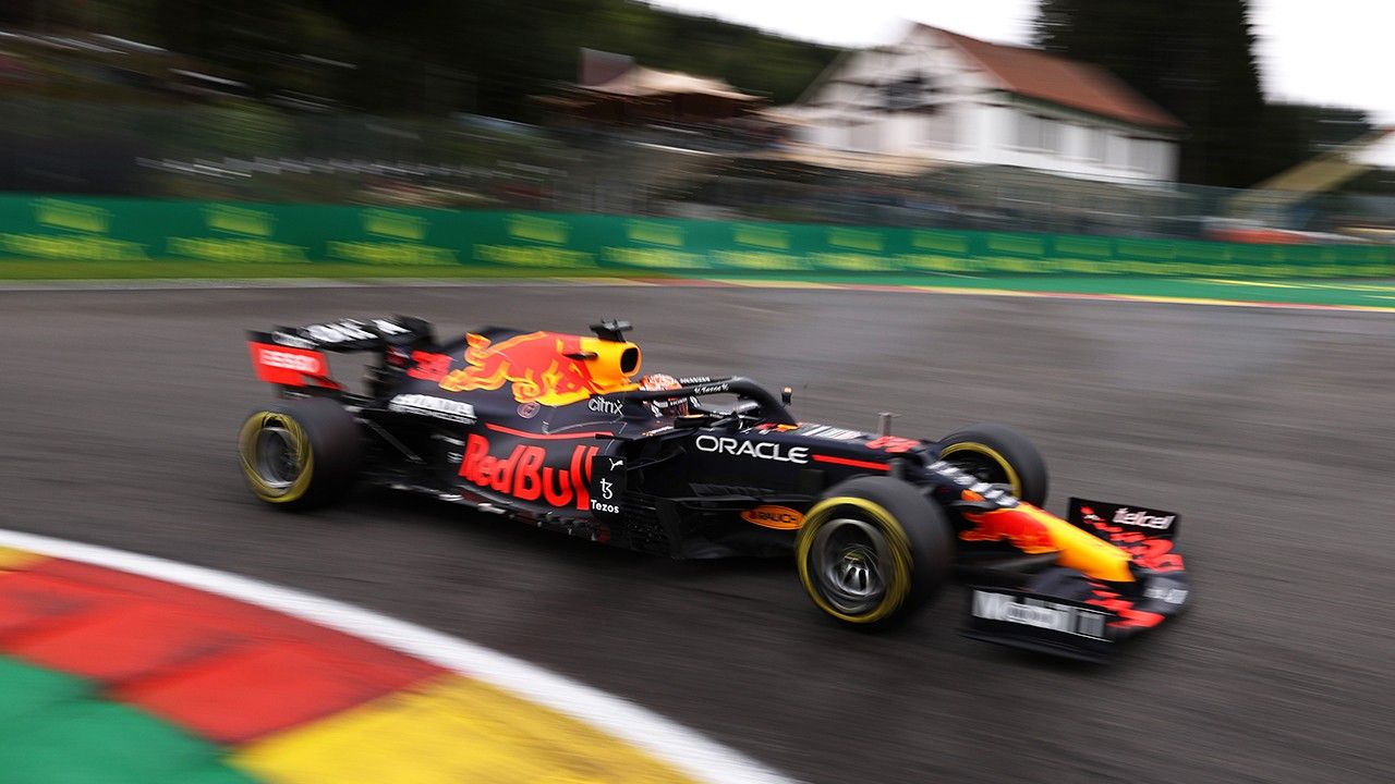 Verstappen, mejor tiempo y accidente para rematar los segundos libres