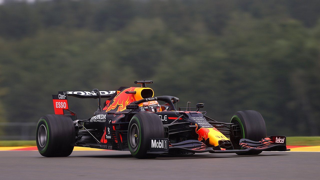 Verstappen marca la pauta antes de la lucha por la pole en un Spa mojado