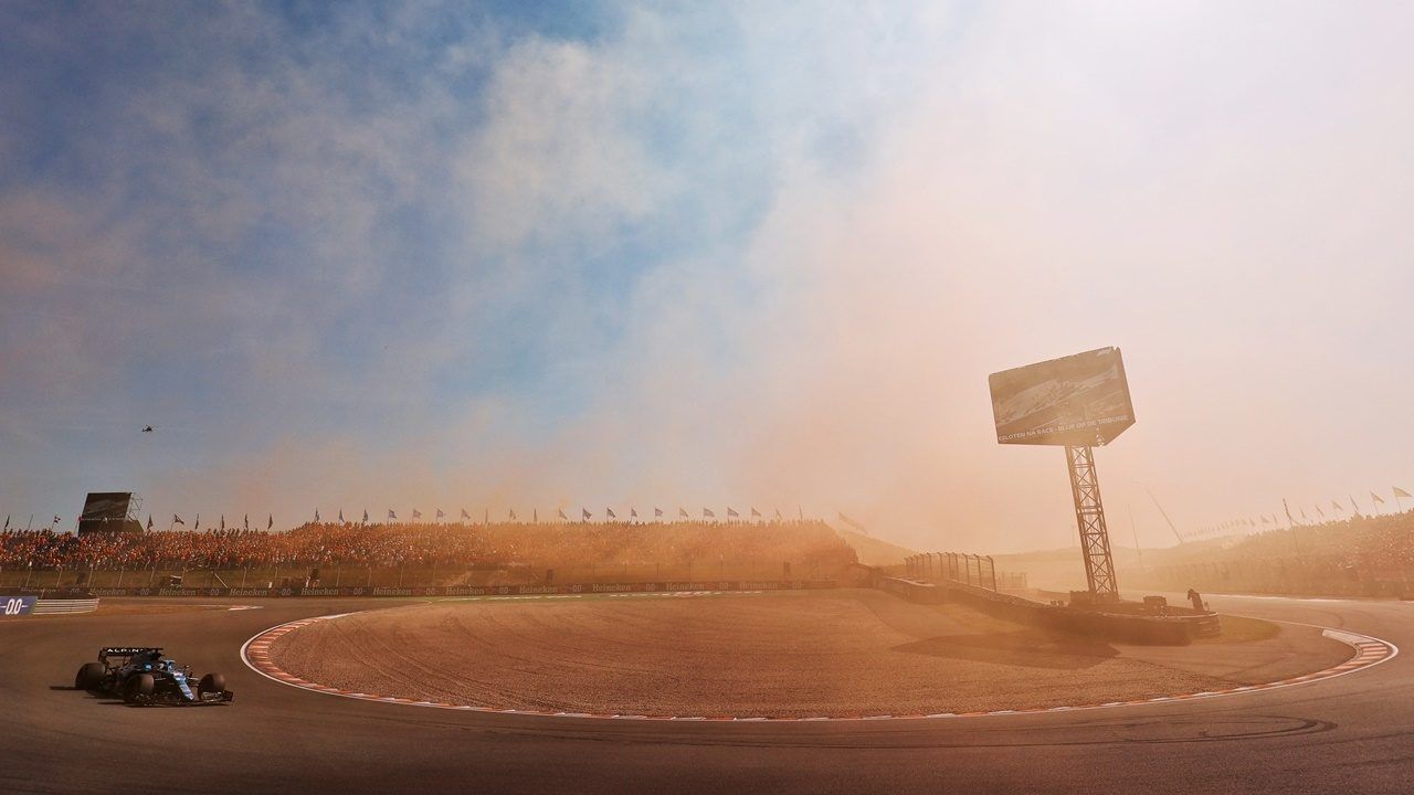 Alonso da una clase de pilotaje en Zandvoort: «Me recordó a Barcelona 2006»