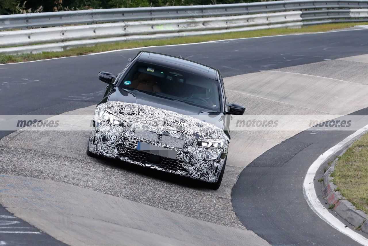 Foto espía BMW M340 Facelift 2023 en Nürburgring - exterior