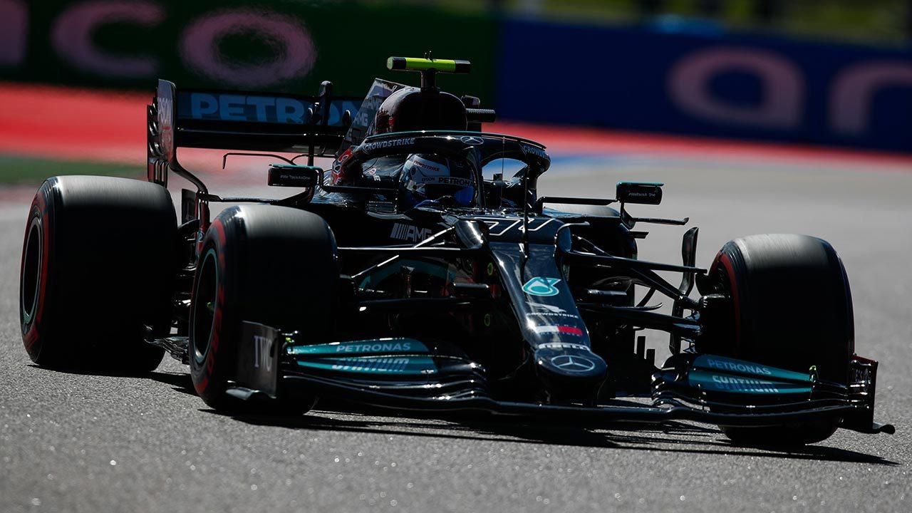 Bottas repite al frente de los segundos libres y Mercedes encarrila un fin de semana soñado