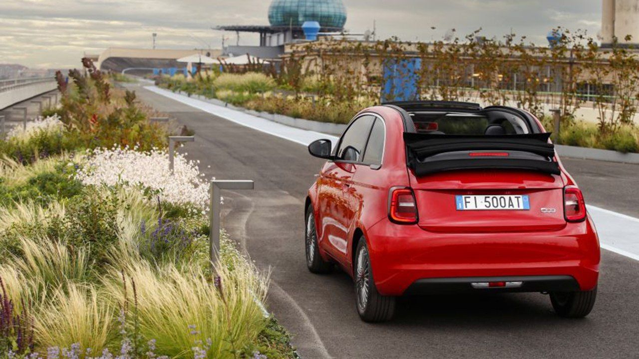 FIAT 500 RED - posterior