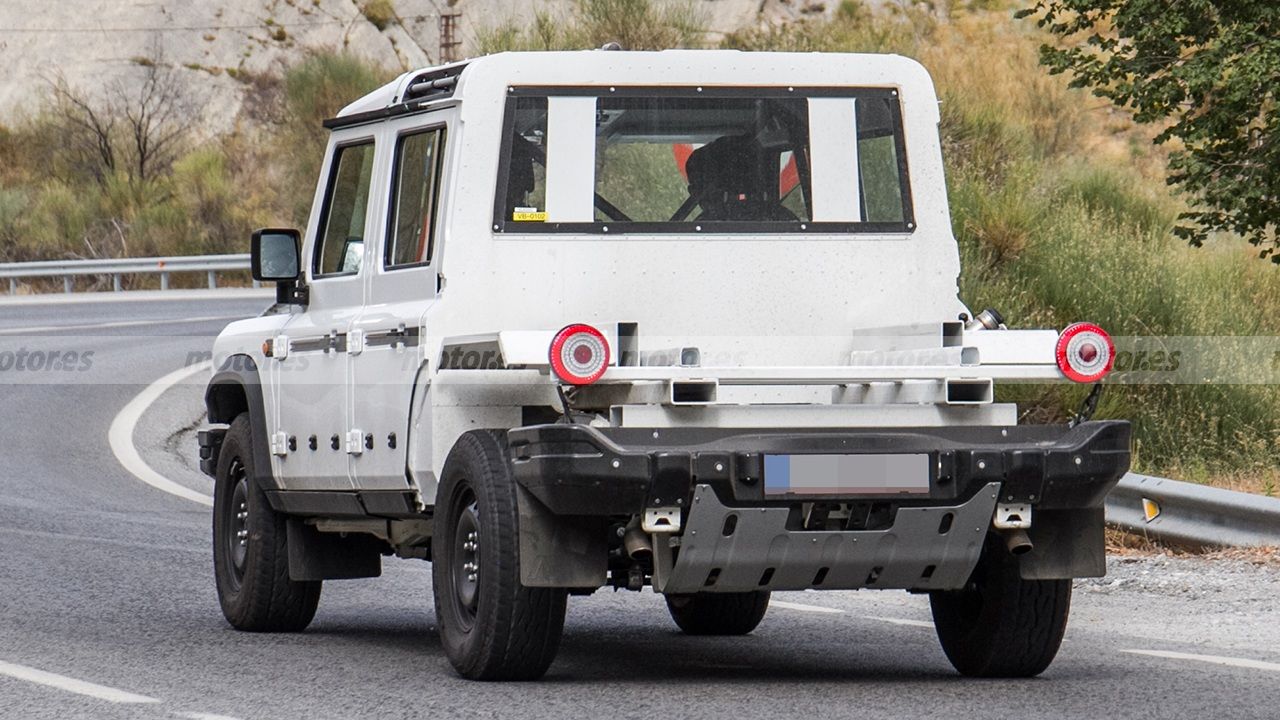 INEOS Grenadier Pick-up - foto espía posterior