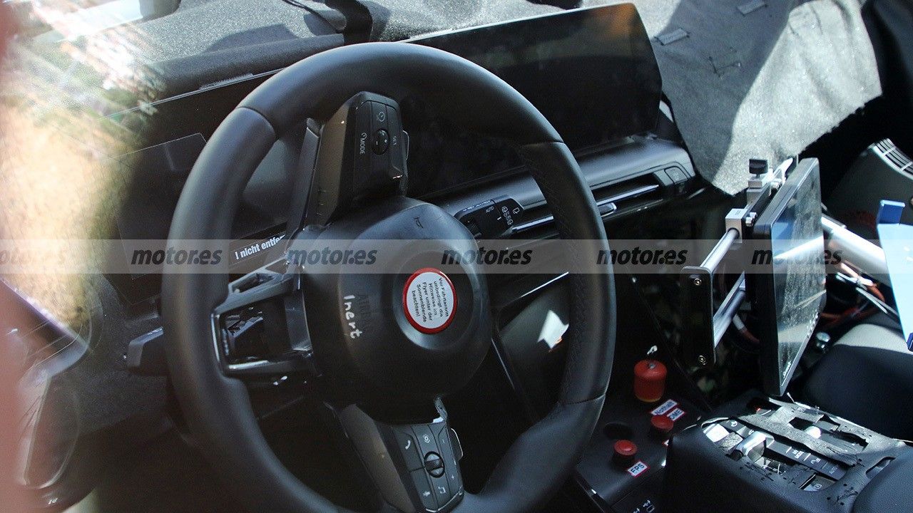 BMW X1 2022 - foto espía interior