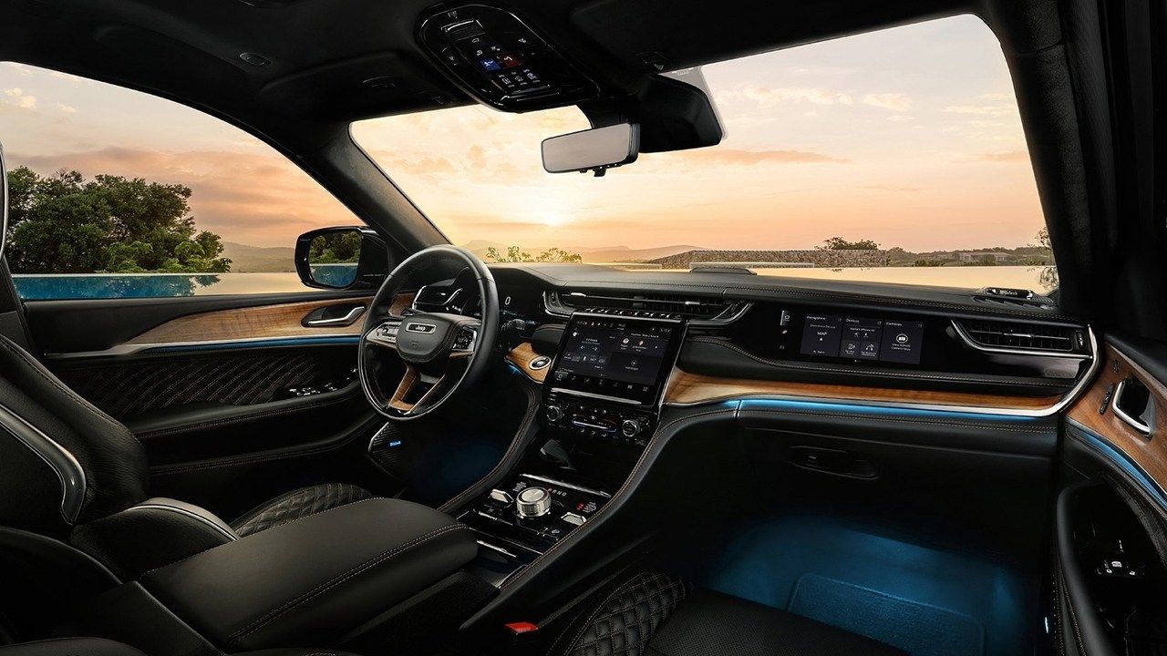 Jeep Grand Cherokee 2022 - interior