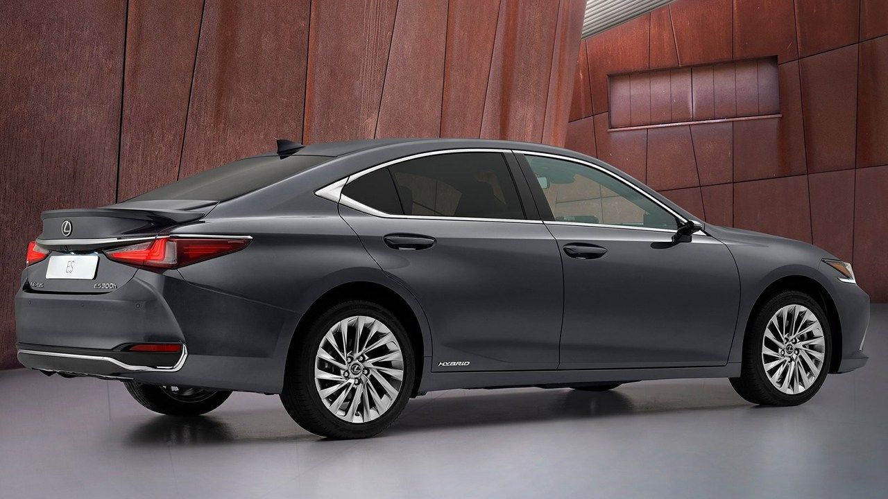 Lexus ES 300h 2022 - posterior