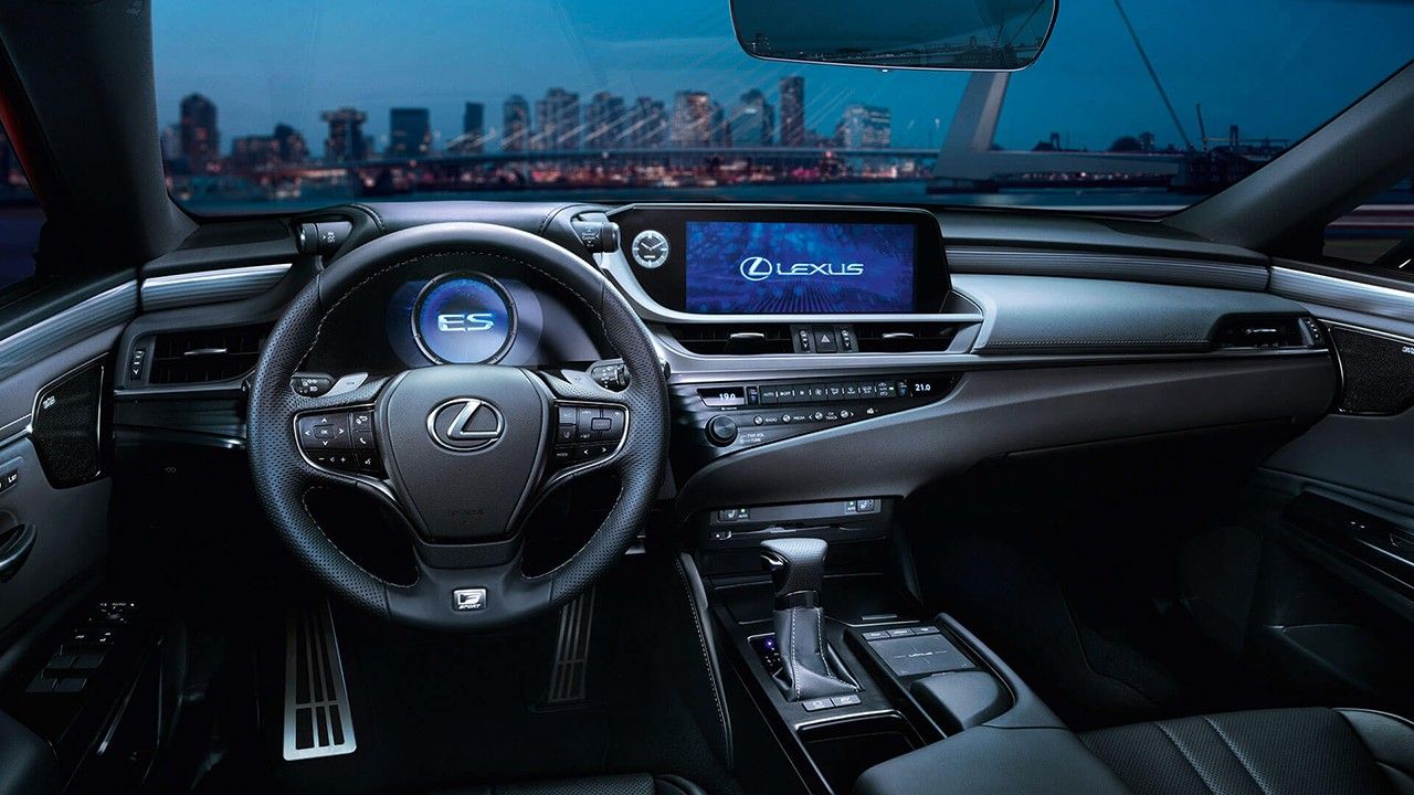 Lexus ES 300h 2022 - interior