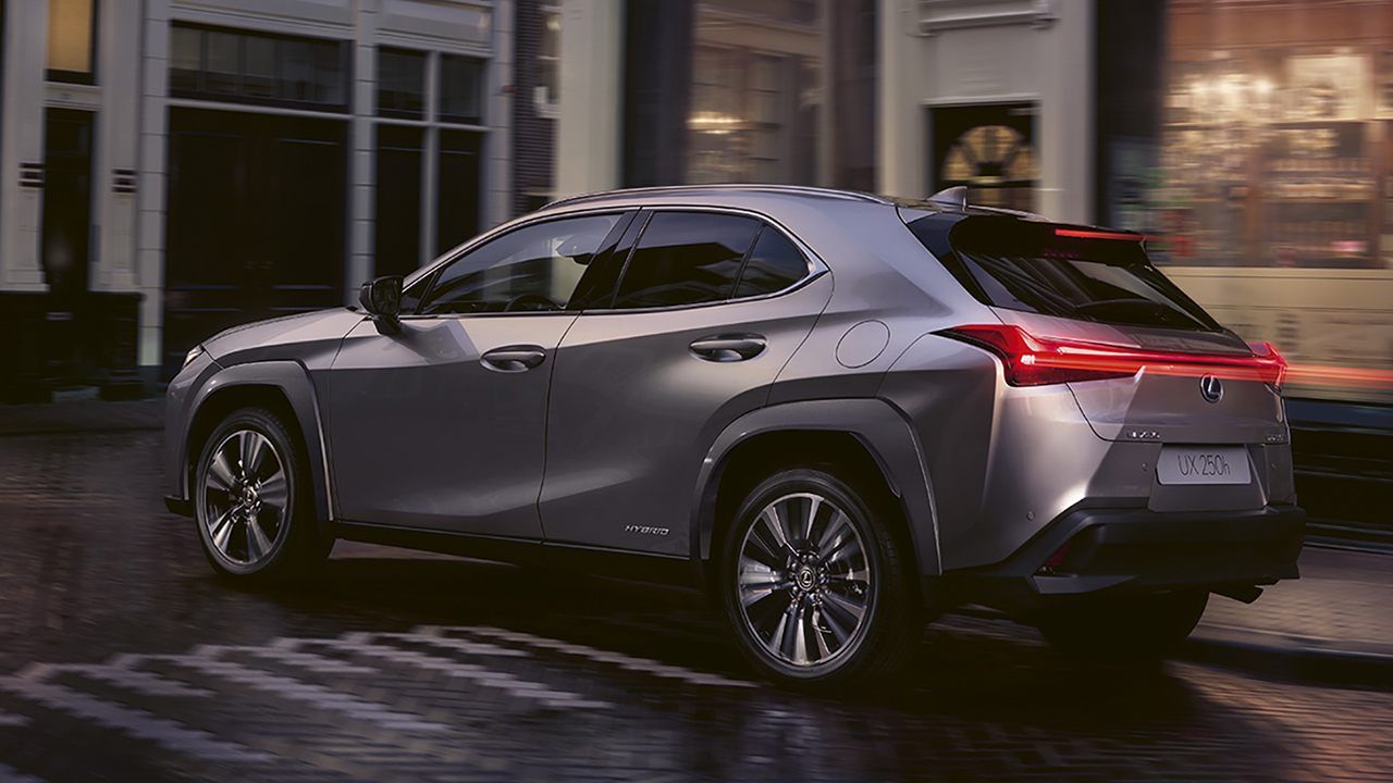 Lexus UX 250h - posterior