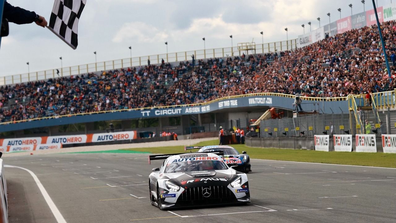 Lucas Auer gana en Assen por delante de Liam Lawson, nuevo líder del DTM