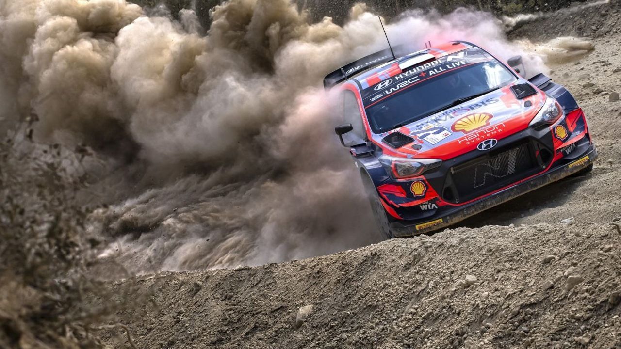 Lucha a tres en el Acrópolis Rally con Sébastien Ogier como beneficiado