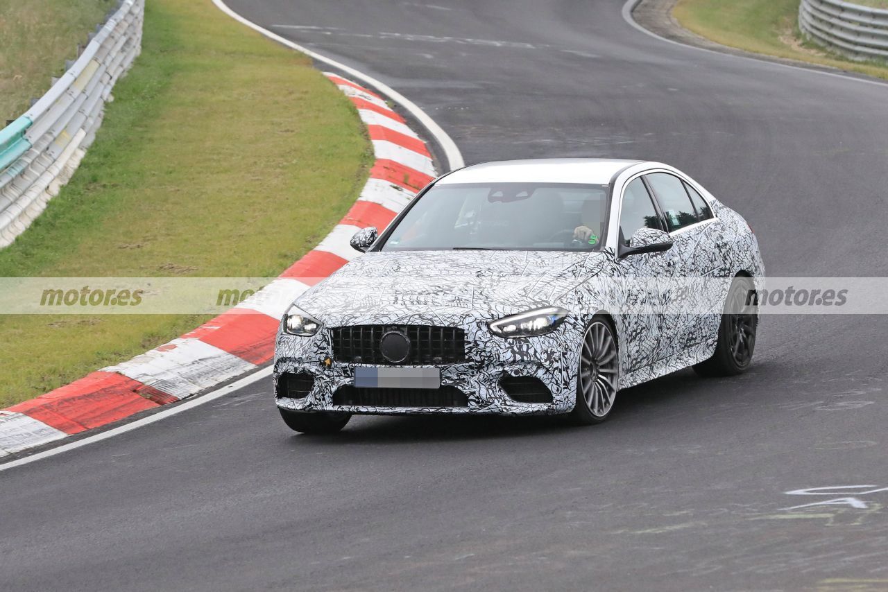 Foto espía Mercedes-AMG C 63 Berlina 2022 en Nürburgring - exterior