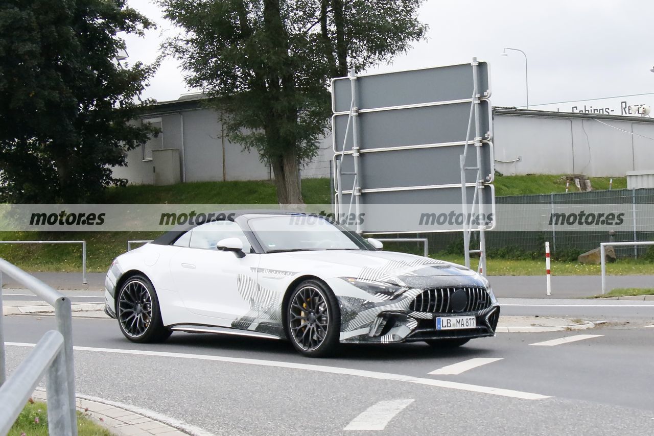 El nuevo Mercedes-AMG SL 2022 posa en fotos espía ¡destapado!