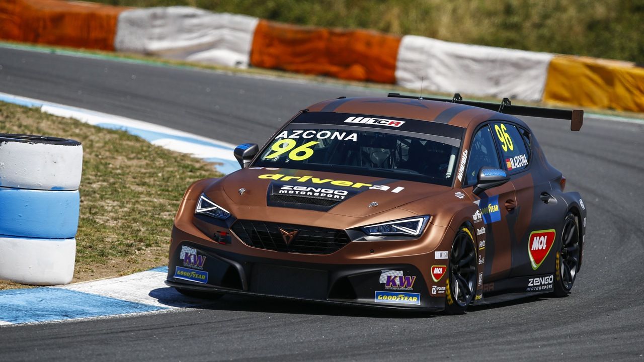 Mikel Azcona, entre Most y Barcelona, luchará por el WTCR y el TCR Europe