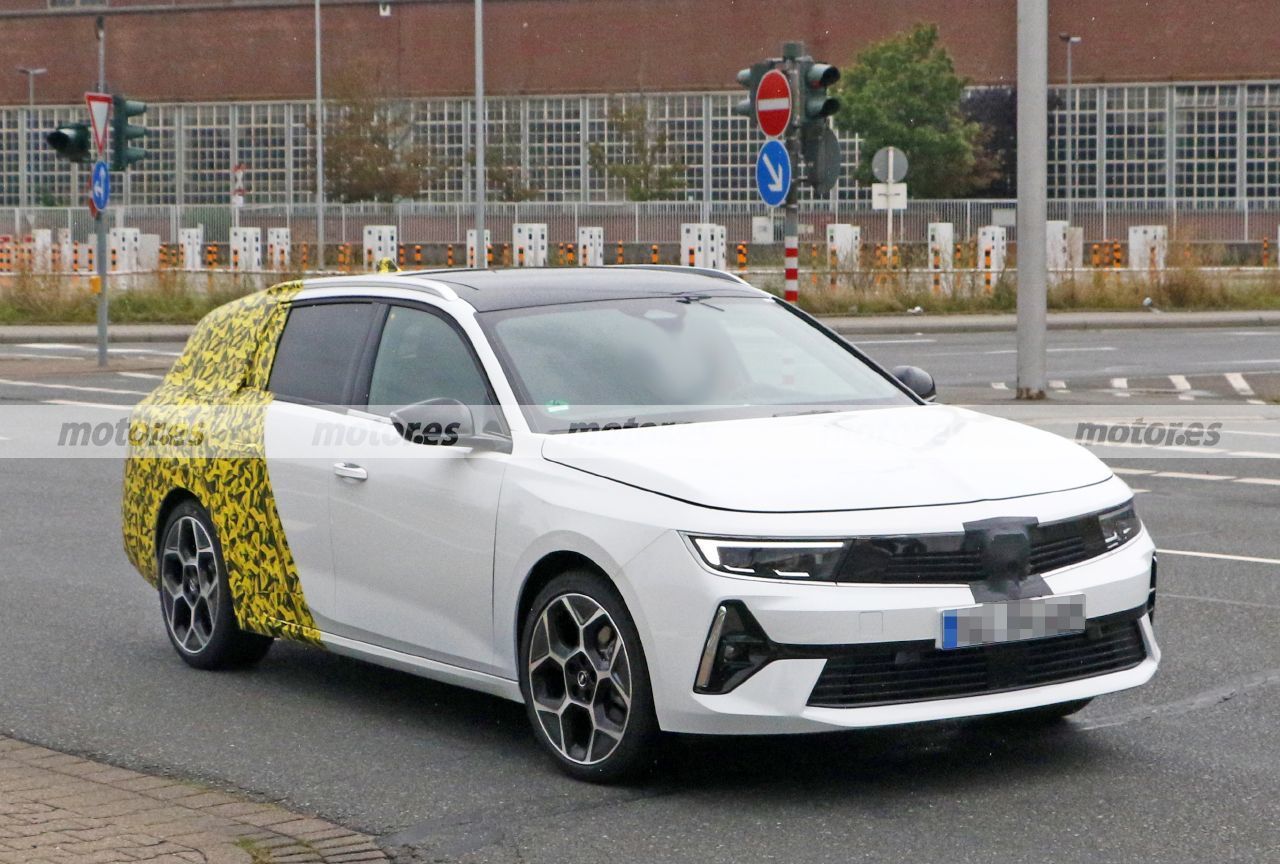 Foto espía Opel Astra Sports Tourer 2023 - exterior