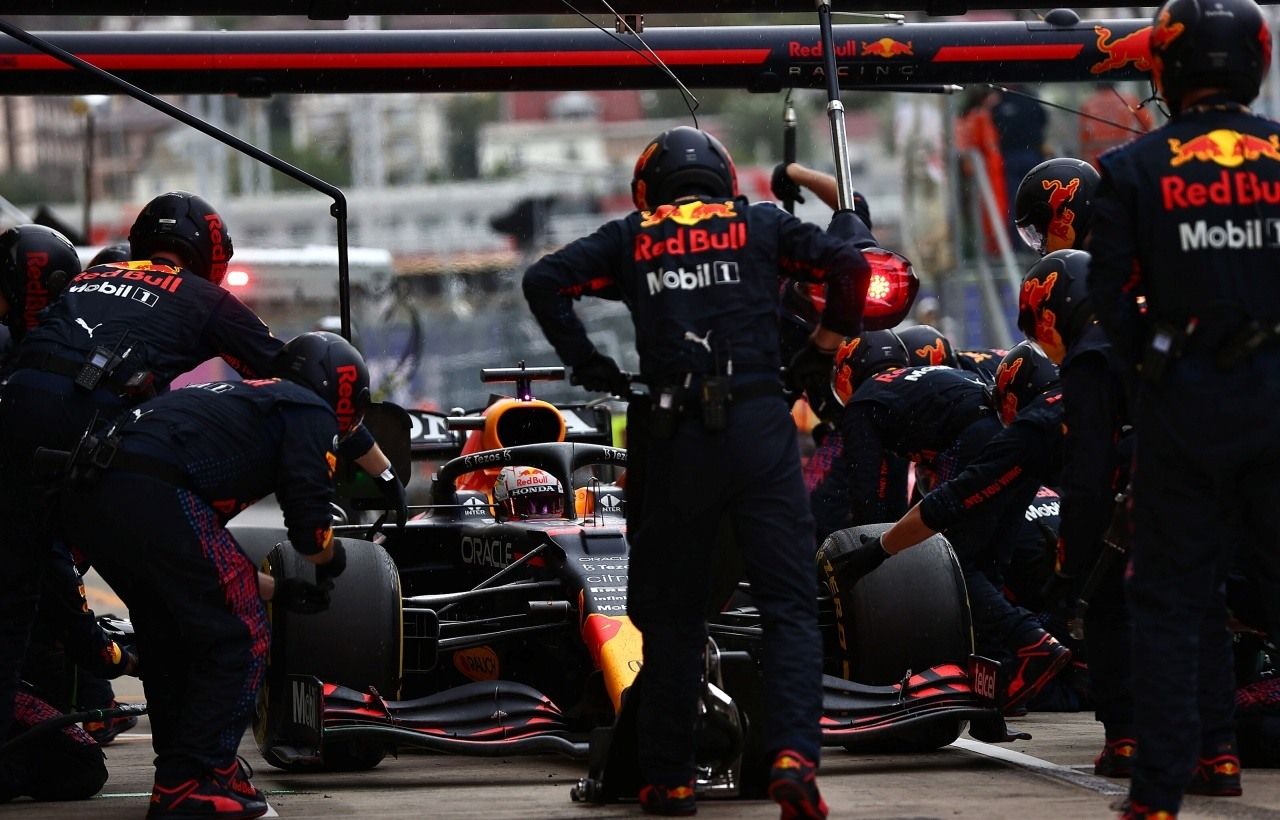 Los reyes del pit stop se desmoronan: ¿qué ocurre en Red Bull?