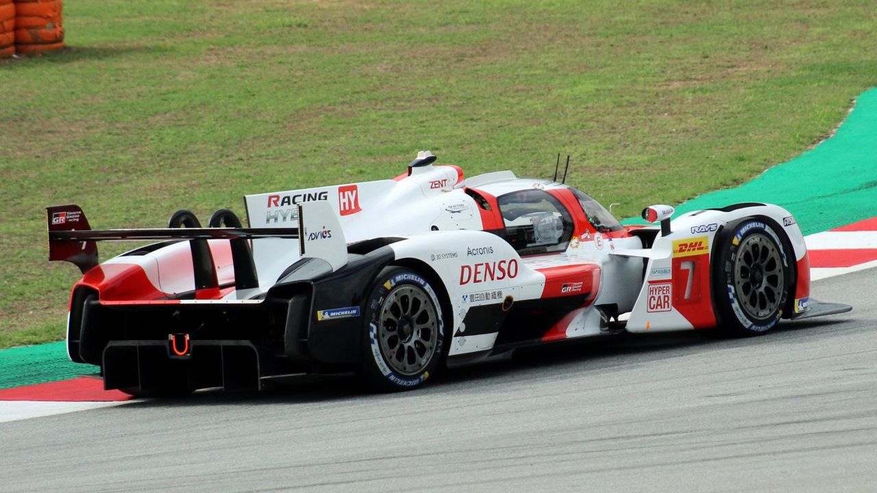 Test del Toyota GR010 Hybrid en el Circuit de Barcelona-Catalunya