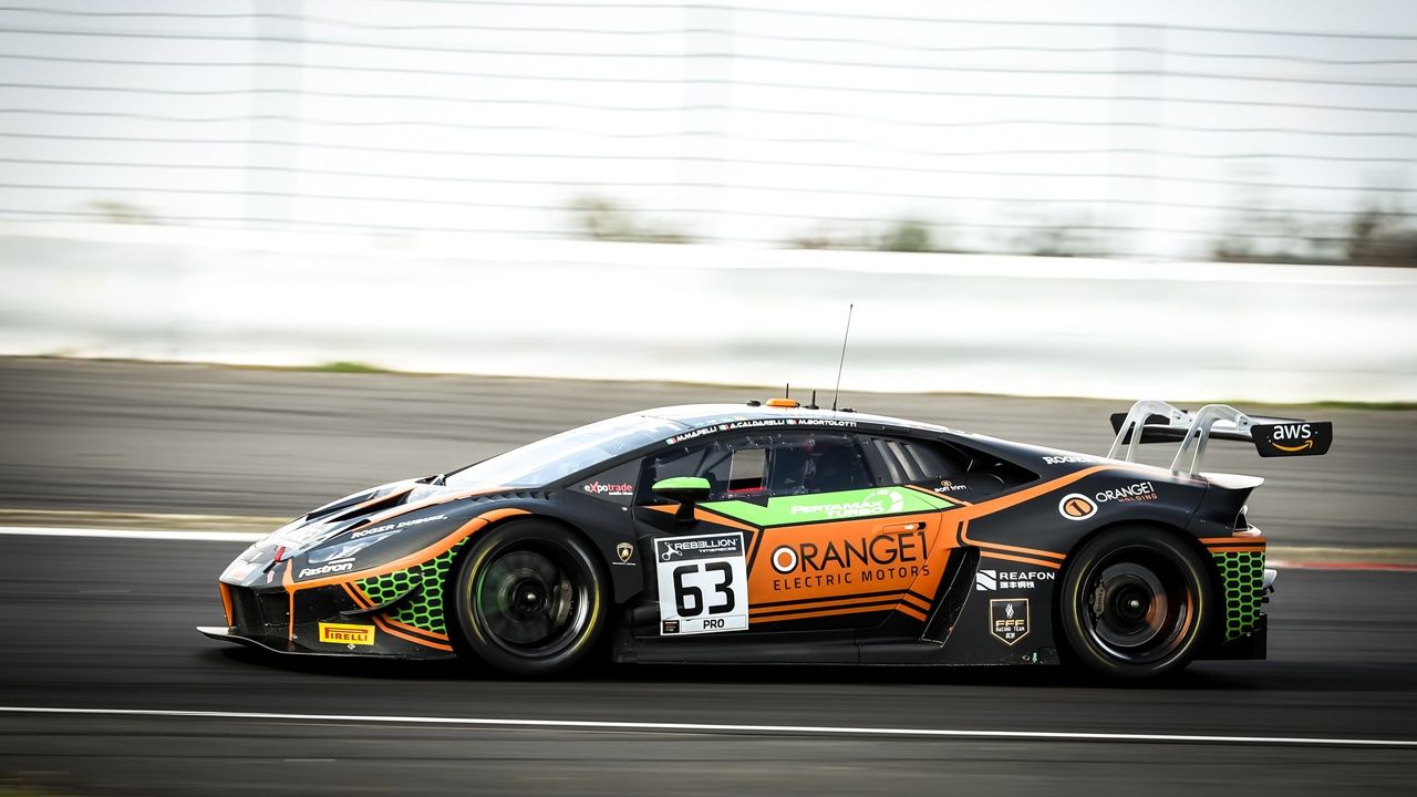 Triunfo del Lamborghini #63 en un agónico final de las 3 Horas de Nürburgring