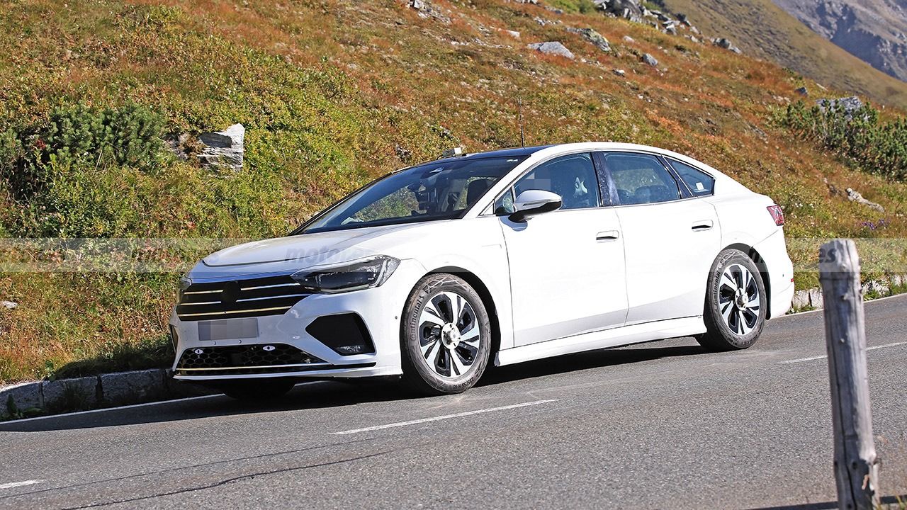 ¡Cazado! Fotos espía del nuevo Volkswagen Aero B, la alternativa 100% al Passat