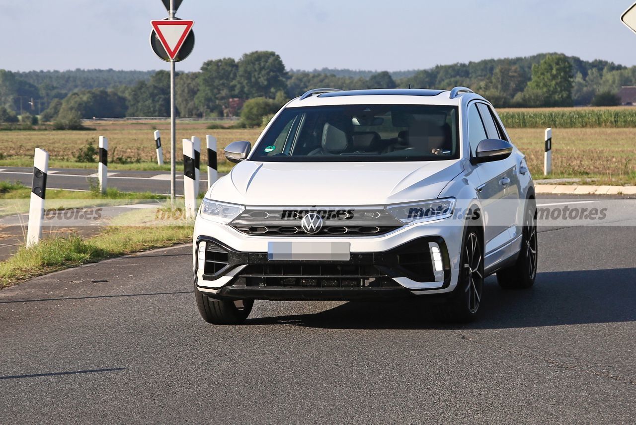 Foto espía Volkswagen T-Roc R Facelift 2022 - exterior