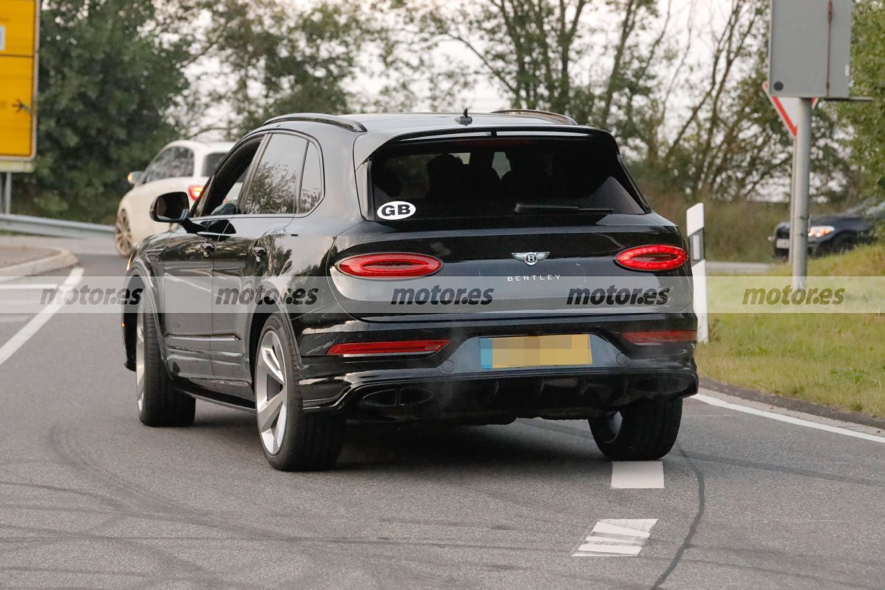 Foto espía Bentley Bentayga Blackline 2022 en Nürburgring - exterior