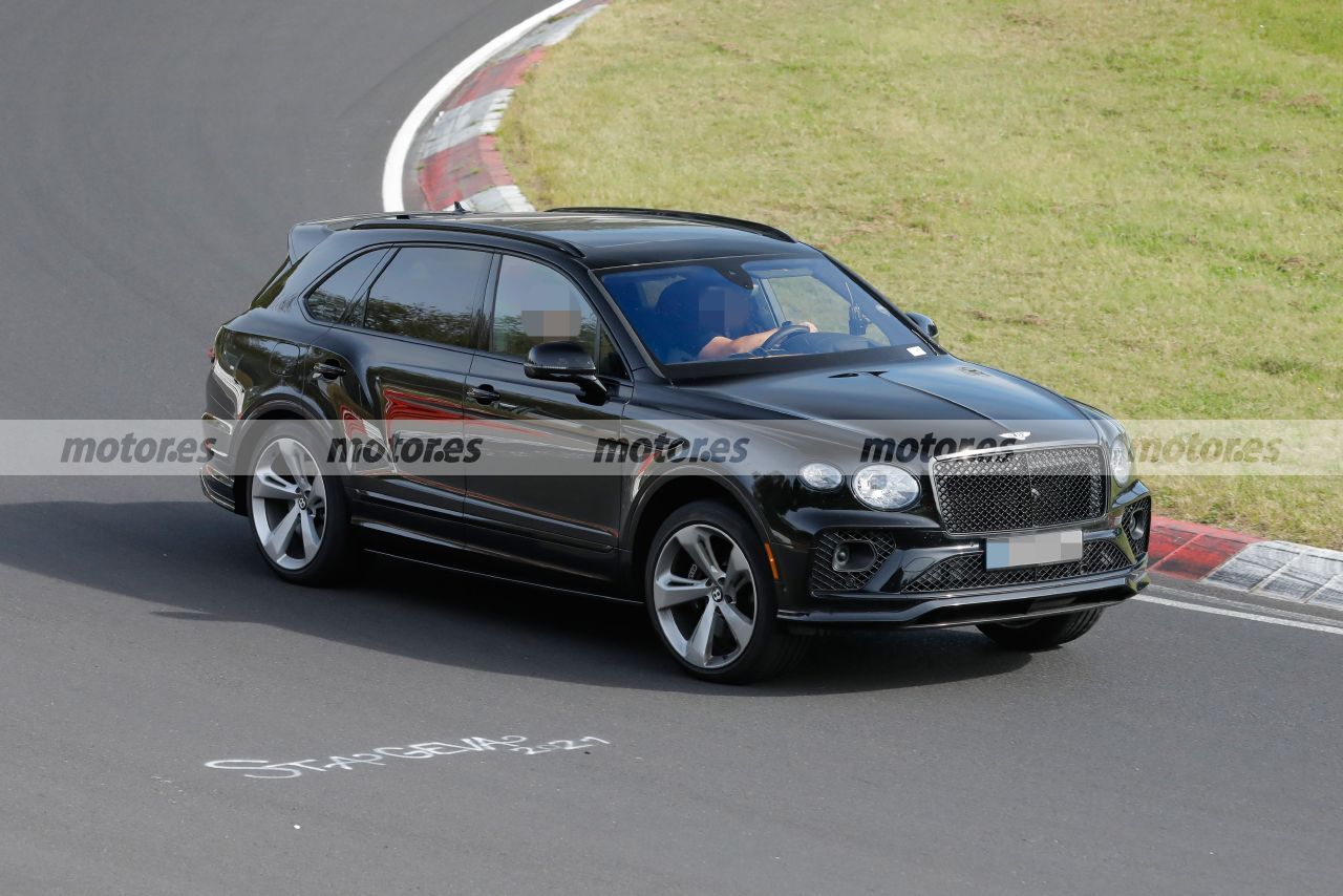 Foto espía Bentley Bentayga Blackline 2022 en Nürburgring - exterior