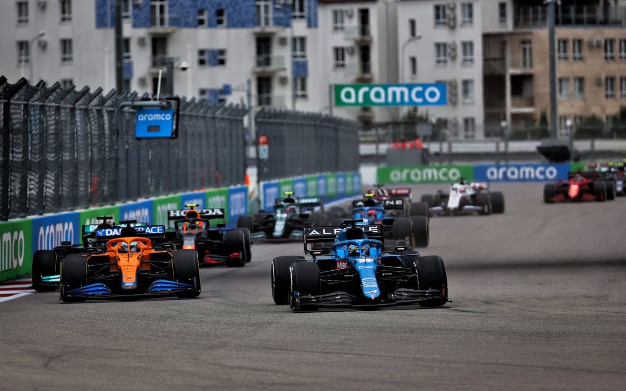 Dos fans más de Alonso en la parrilla de la F1: «Si no fuera piloto, apoyaría a Fernando»