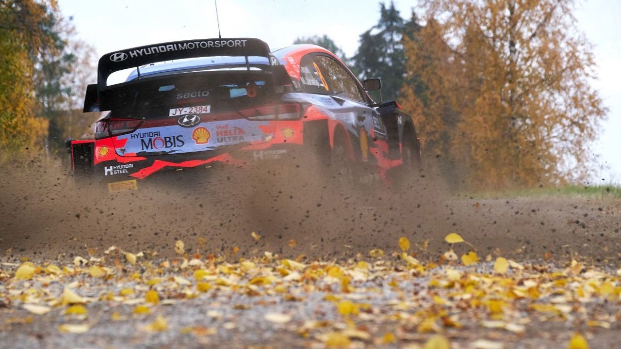 Elfyn Evans logra una brillante victoria en el Rally de Finlandia