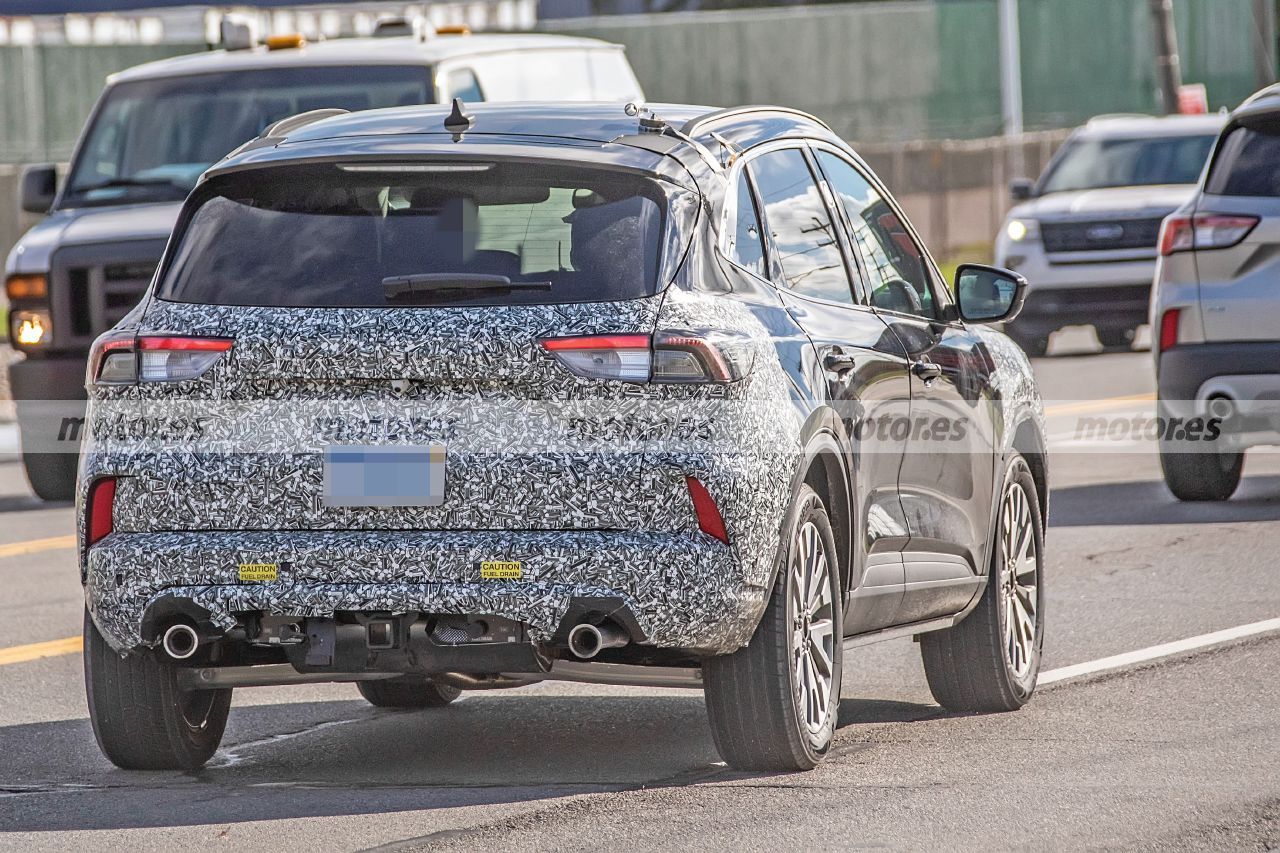 Foto espía Ford Kuga Facelift 2023 en Estados Unidos - exterior