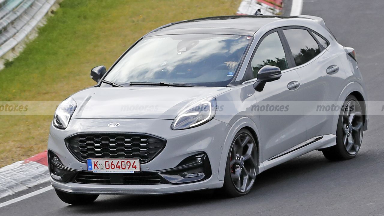 El Ford Puma ST sucumbe a la electrificación y se convertirá en un SUV híbrido